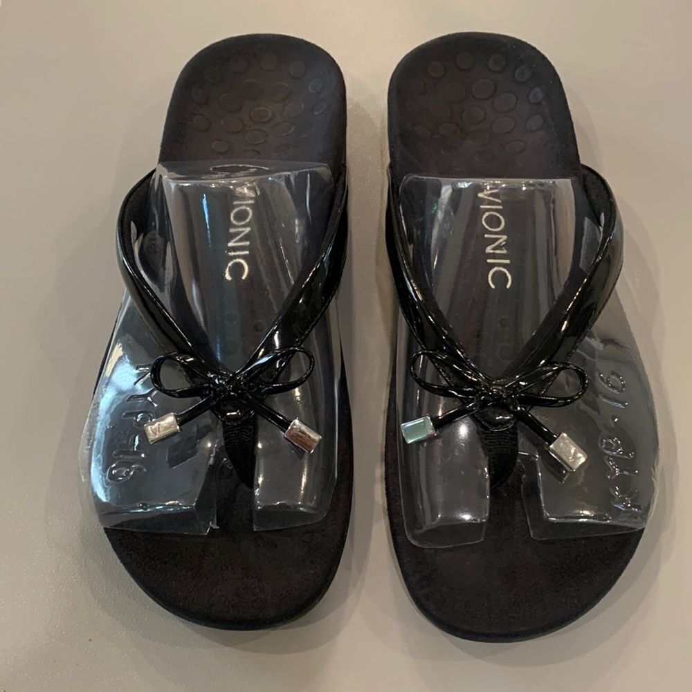 Vionic Black Patent Bella Sandals
